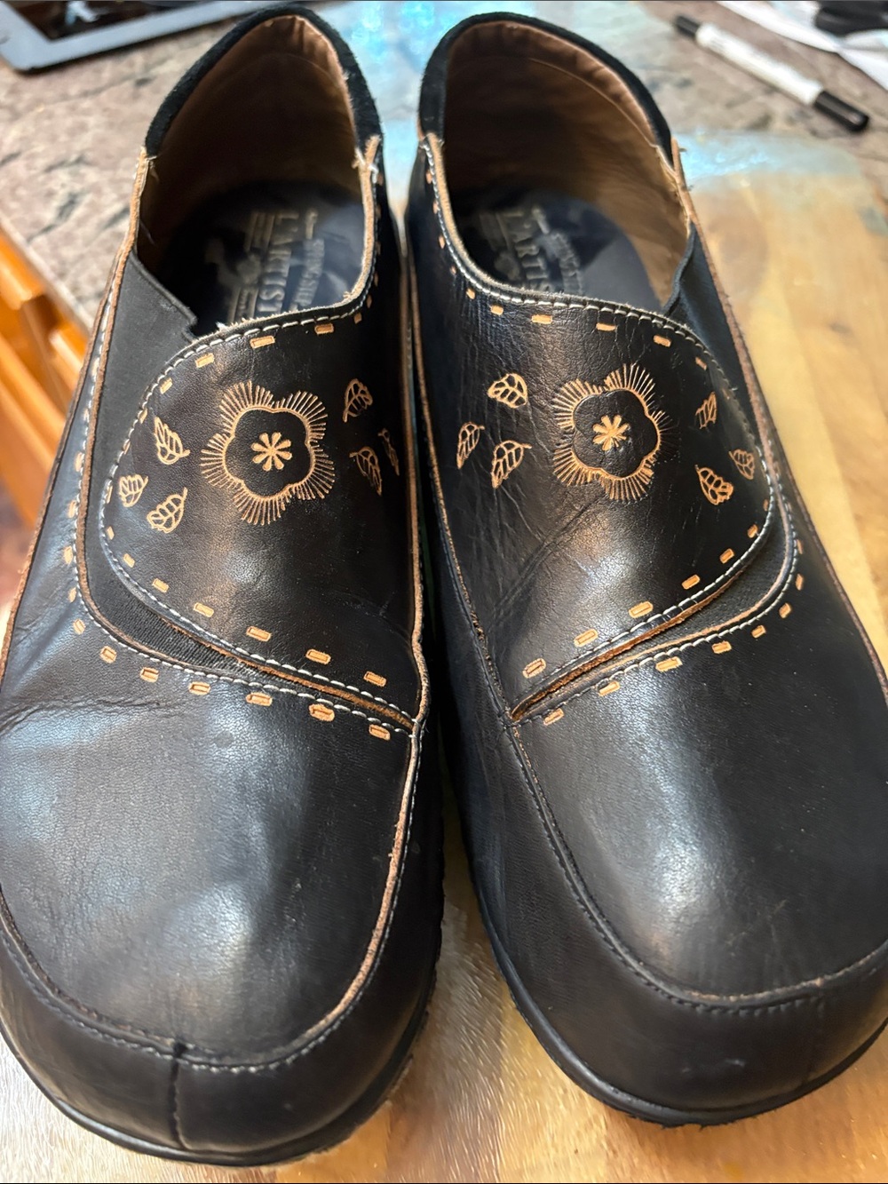 L'ATISTE Black Slip-On Loafers with Tan Floral Stitching